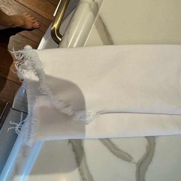 Good American good legs crop white jean - Picture 3 of 3